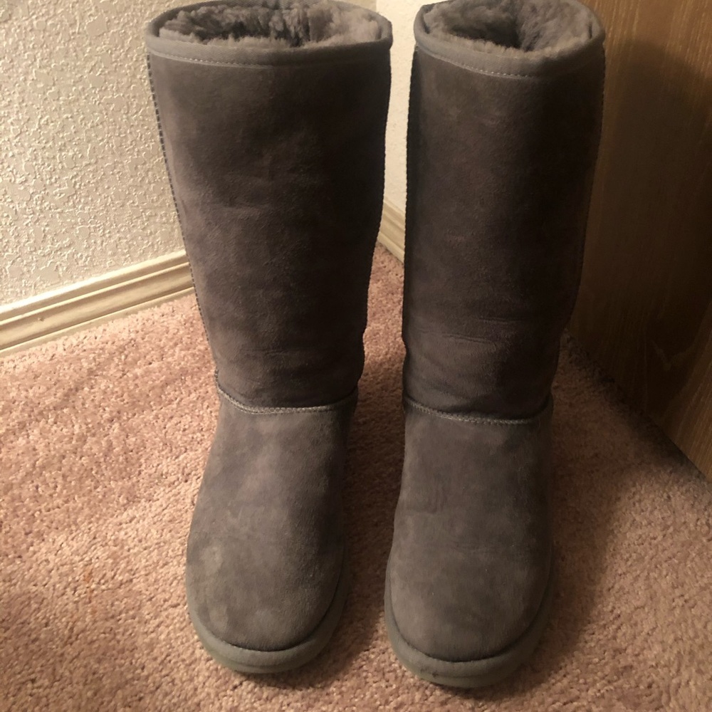 UGG WOMANS CLASSIC TALL BOOT